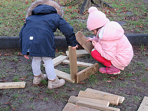 Die Kinder der DiKiTa spielen gerne und viel mit den Bauklötzen. Bild: DiKiTa