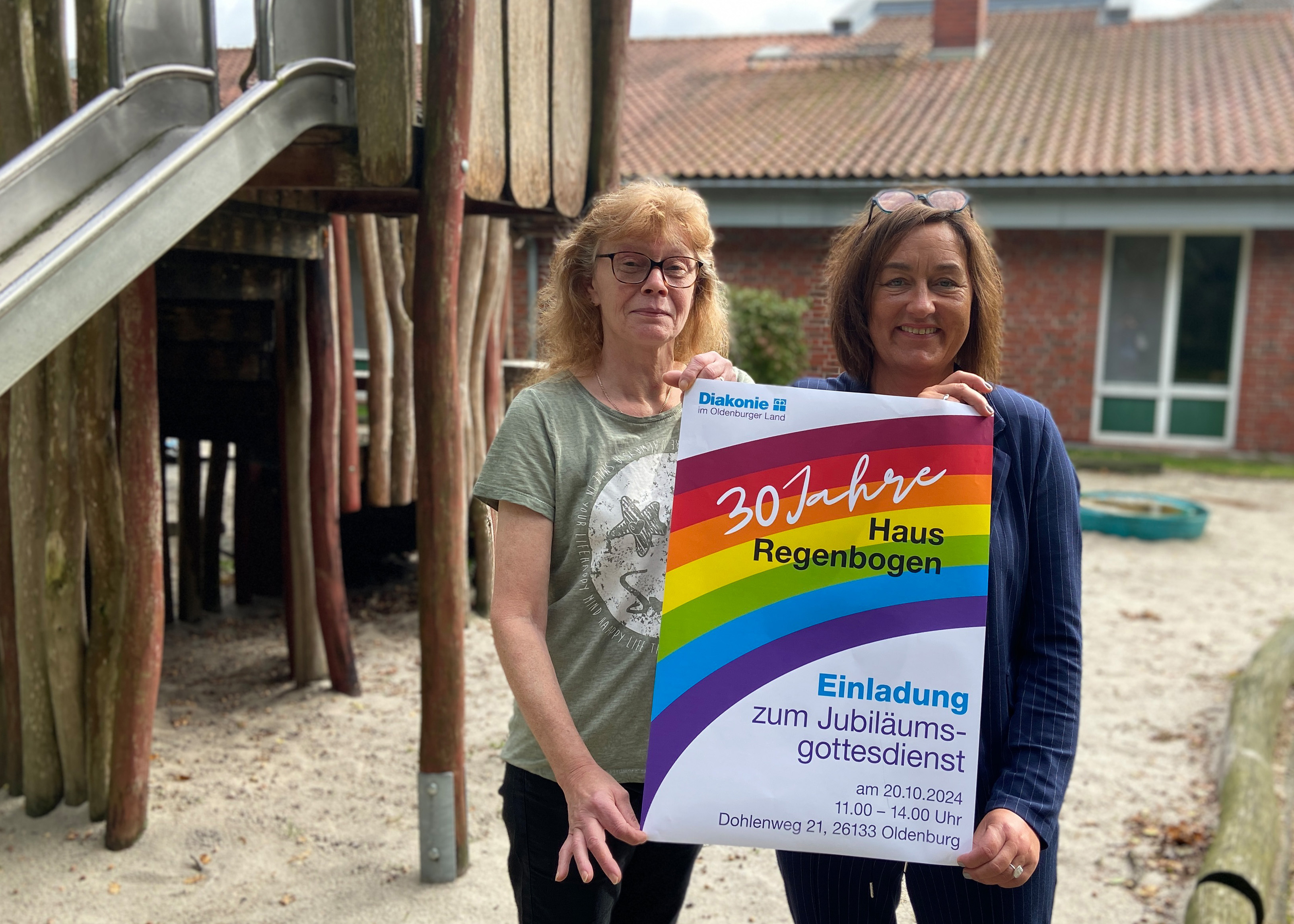 Erinnern sich gut an die Anfänge im Haus Regenbogen (von links) Ute Alers und Silke Kolbeck-Lawicka. Foto: Kerstin Kempermann