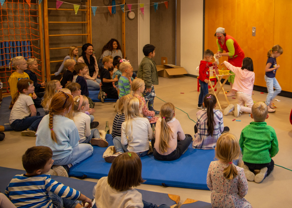 Das Programm beim Jubiläumsfest kam bei den Kindern sehr gut an. Foto. Kita "Die Arche"